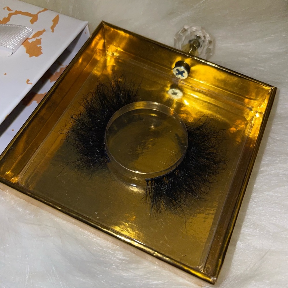 20mm 100% mink lashes by VividEnvy